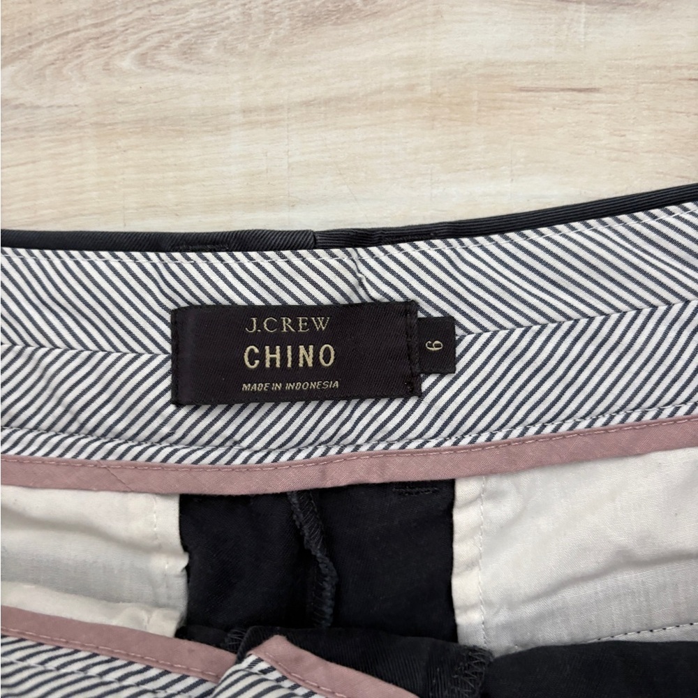 J. Crew Women's Black chino Shorts - Picture 2 of 3